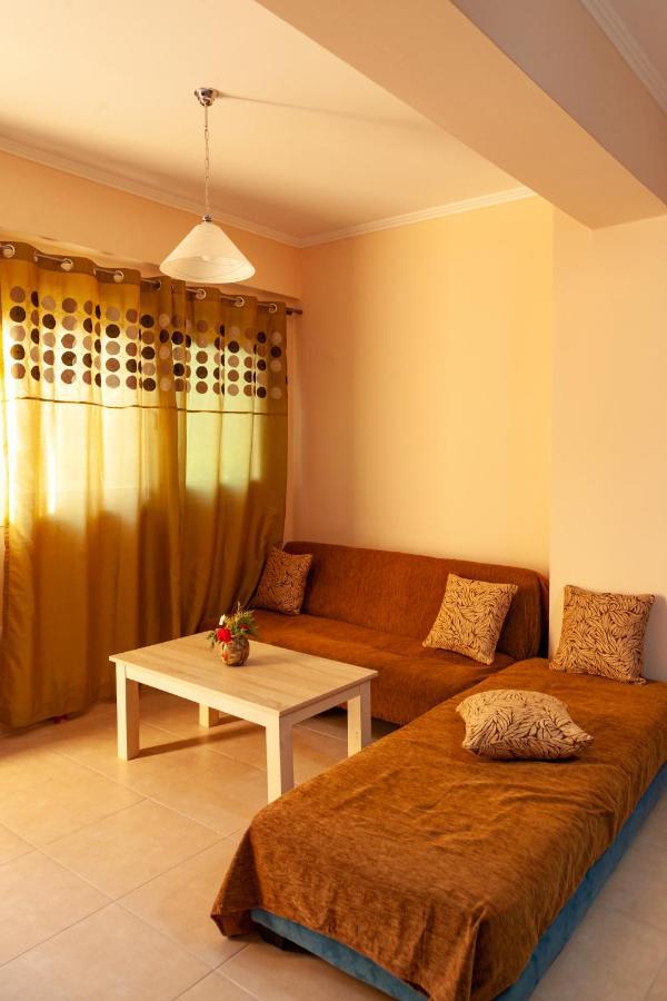 Tsoutsis Apartments Marandokhórion 객실 사진