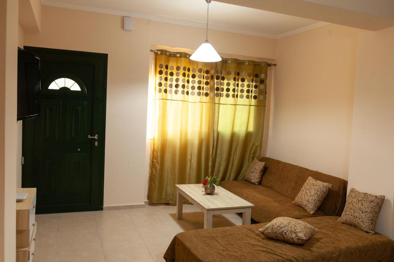 Tsoutsis Apartments Marandokhórion 객실 사진